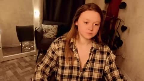 Lilian online show from April 14, 2026, 3:18 pm