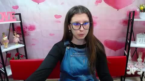 lilianashine online show from February 15, 2026, 11:52 am
