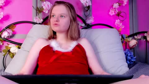 Snapshot of lilianslow chatting on December 21, 2024, 1:21 pm hi guys Im new here Im 18 years oldIve never had sex online show from December 21, 2024, 1:21 pm