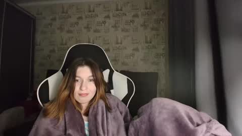 liliawoolf online show from November 17, 2025, 7:30 pm