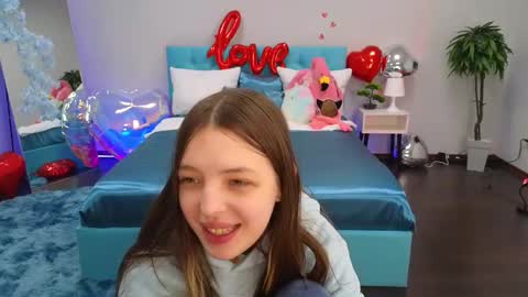 Lili Bakery online show from February 10, 2025, 2:08 am