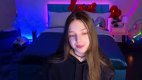 Lili Bakery online show from February 18, 2025, 2:38 am