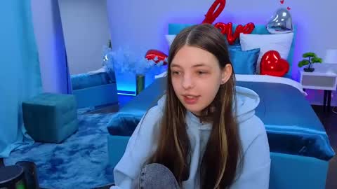 Lili Bakery online show from February 21, 2025, 4:18 am