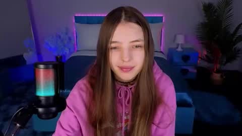 Lili Bakery online show from November 21, 2025, 2:43 am