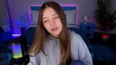 Lili Bakery online show from November 25, 2025, 2:33 am