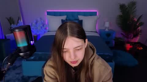 Lili Bakery online show from December 20, 2025, 6:31 am