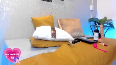 Lili Cooper online show from February 23, 2025, 3:02 am