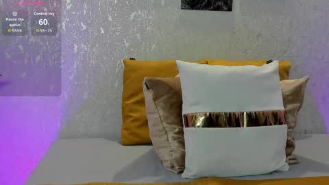 Lili Cooper online show from November 8, 2025, 9:35 pm