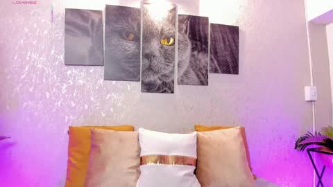 Lili Cooper online show from November 12, 2025, 8:30 pm