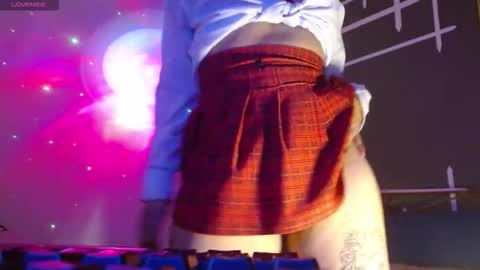 Snapshot of lilidesire chatting on October 14, 2025, 7:36 pm Simone 3 online show from October 14, 2025, 7:36 pm