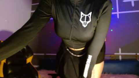 Snapshot of lilidesire chatting on October 29, 2025, 8:21 pm Simone 3 online show from October 29, 2025, 8:21 pm