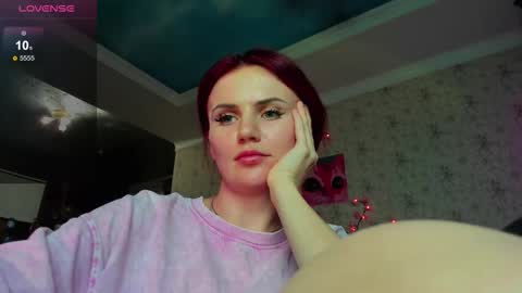 Lilie online show from October 7, 2025, 7:11 pm