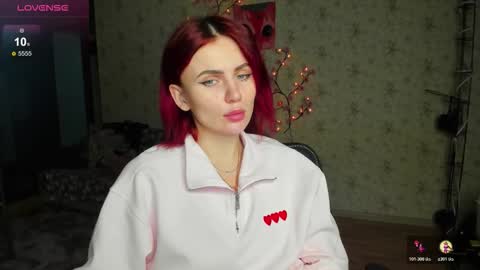 Lilie online show from November 4, 2025, 3:27 am