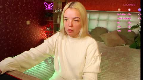 Lilie online show from February 3, 2025, 1:19 am