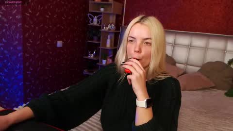 Lilie online show from February 5, 2025, 11:17 pm