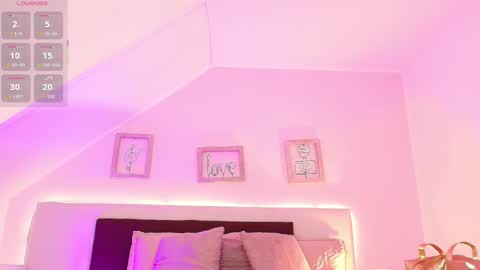 Lilith Savett online show from September 23, 2025, 12:30 pm