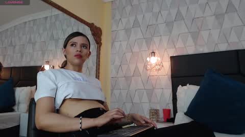 LilyJensen online show from September 8, 2025, 9:25 pm