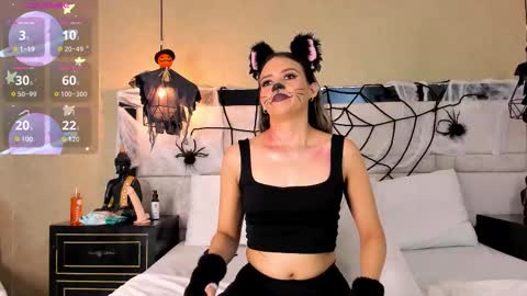 LilyJensen online show from October 21, 2025, 6:41 pm