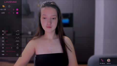 Snapshot of lililaluna chatting on November 10, 2025, 3:22 pm ... online show from November 10, 2025, 3:22 pm