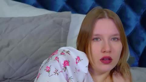 LiliLinn online show from February 10, 2026, 5:00 am