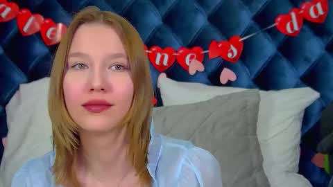 LiliLinn online show from February 12, 2026, 6:08 am