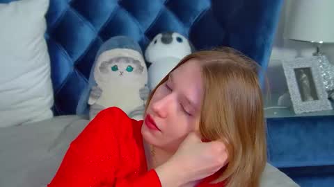 LiliLinn online show from March 12, 2026, 4:51 am