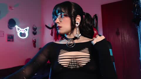 Molly online show from December 19, 2024, 2:34 am