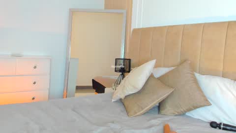 Snapshot of lilipinkette chatting on December 28, 2024, 5:44 am Lili online show from December 28, 2024, 5:44 am