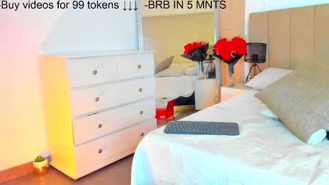 Snapshot of lilipinkette chatting on February 15, 2025, 5:30 am Lili online show from February 15, 2025, 5:30 am