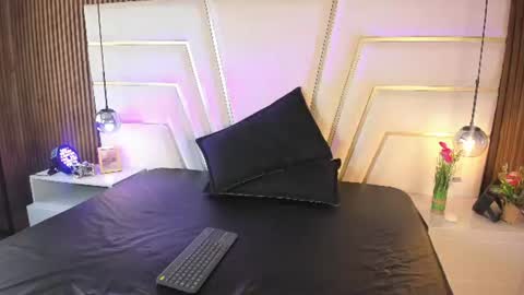 lilit online show from July 7, 2026, 6:01 pm