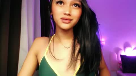 Chloe online show from March 18, 2026, 12:58 am
