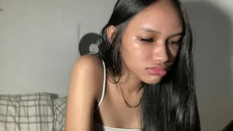 Chloe online show from June 19, 2026, 3:33 am