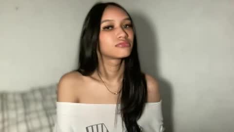 Chloe online show from July 8, 2026, 4:33 pm