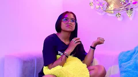 lilith_and_draven online show from November 4, 2025, 9:25 pm