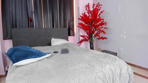 Lili  Marcus online show from December 27, 2024, 10:16 pm