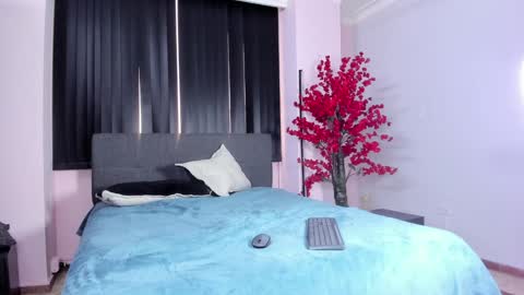 Lili  Marcus online show from January 17, 2025, 10:23 pm