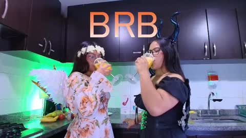 Lilith and Khloe  online show from November 7, 2025, 11:21 am