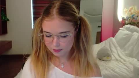 Lilith Bonheur online show from March 31, 2026, 3:08 am