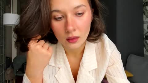 Snapshot of lilith_lutherlow chatting on November 17, 2025, 12:44 pm lilith online show from November 17, 2025, 12:44 pm