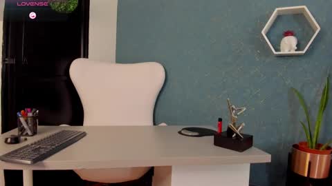 Snapshot of lilithevanss chatting on February 12, 2025, 1:19 am swetty lilith online show from February 12, 2025, 1:19 am