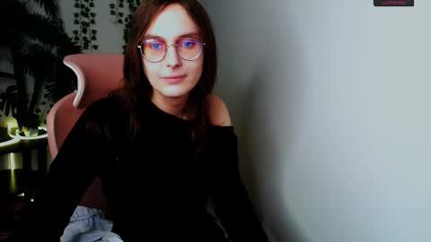 lilithiscute online show from October 18, 2025, 1:56 pm