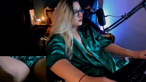 Snapshot of lilithmystic01 chatting on January 19, 2025, 11:56 am lilithmystic01 online show from January 19, 2025, 11:56 am