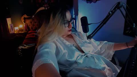 Snapshot of lilithmystic01 chatting on January 20, 2025, 3:26 am lilithmystic01 online show from January 20, 2025, 3:26 am