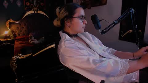 Snapshot of lilithmystic01 chatting on January 22, 2025, 4:44 pm lilithmystic01 online show from January 22, 2025, 4:44 pm
