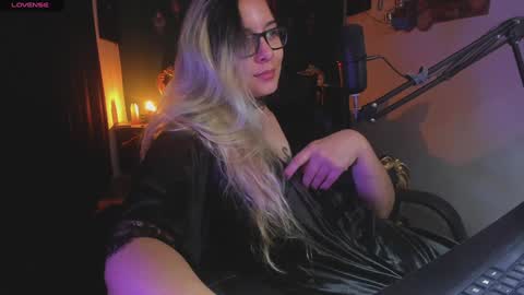 Snapshot of lilithmystic01 chatting on February 5, 2025, 1:44 pm lilithmystic01 online show from February 5, 2025, 1:44 pm