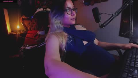 Snapshot of lilithmystic01 chatting on February 7, 2025, 2:58 pm lilithmystic01 online show from February 7, 2025, 2:58 pm