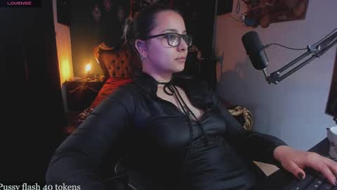 Snapshot of lilithmystic01 chatting on February 13, 2025, 1:05 pm lilithmystic01 online show from February 13, 2025, 1:05 pm