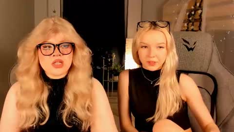Snapshot of lilithnelson chatting on June 27, 2026, 12:22 pm LilithNelson online show from June 27, 2026, 12:22 pm
