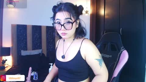 lilithnyx_x online show from May 27, 2026, 3:53 pm