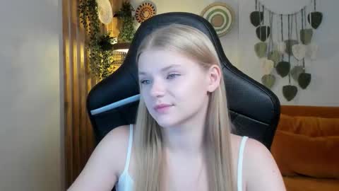 lilitrosen online show from October 10, 2025, 5:12 pm